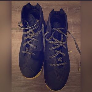 Curry 2’s basketball sneakers